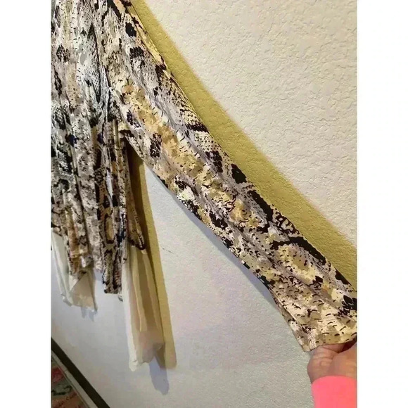 Laurie Felt Womens 1X Snake Print Long Sleeve V-Neck Tunic Blouse Assymetrical‎ - Picture 5 of 10